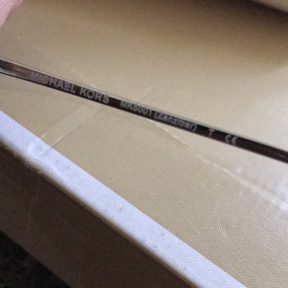 Vintage 90’s Michael Kors aviator sunglasses with original case - Picture 8 of 16